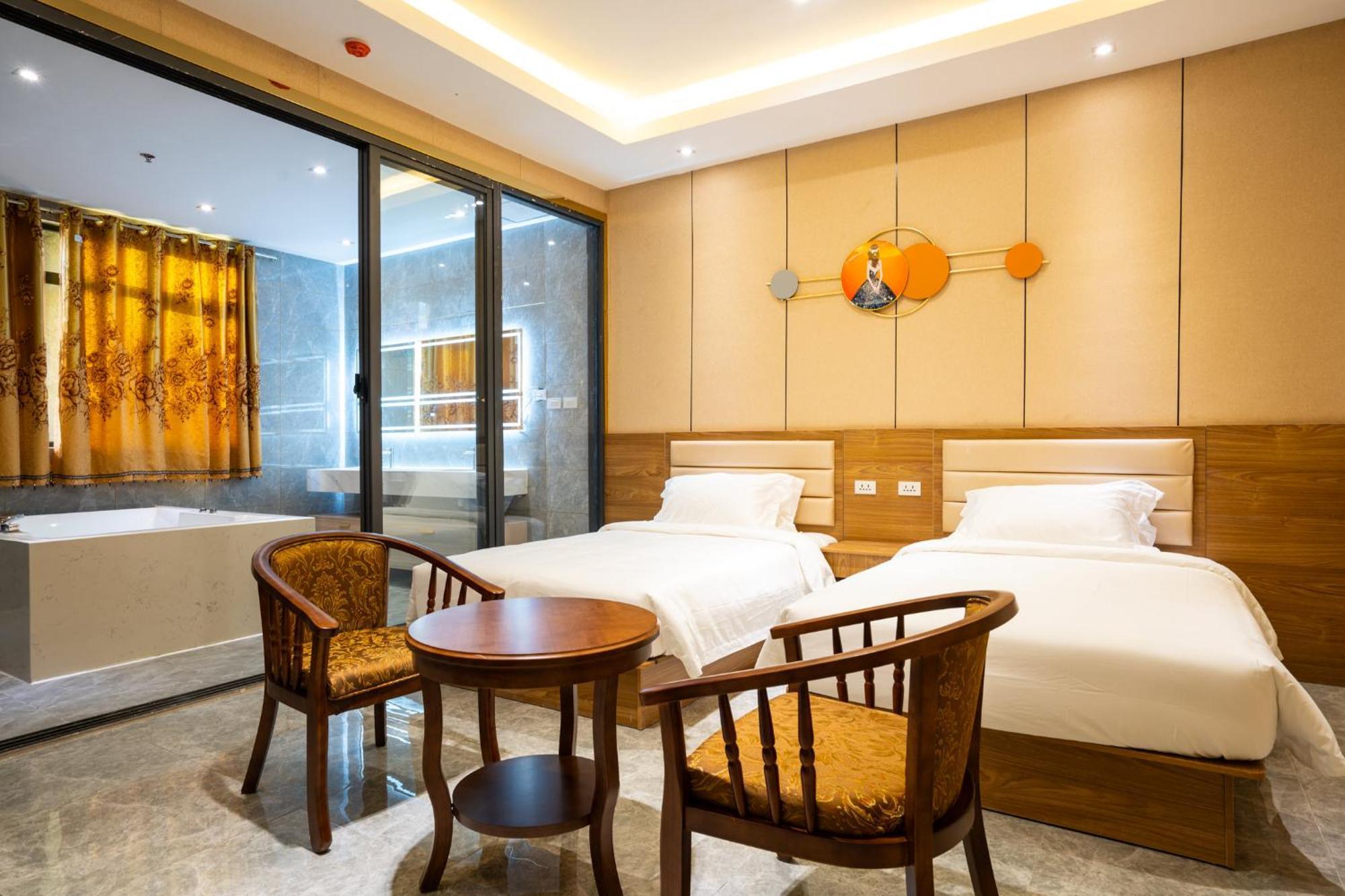 Home Me Hotel Manila Exterior photo