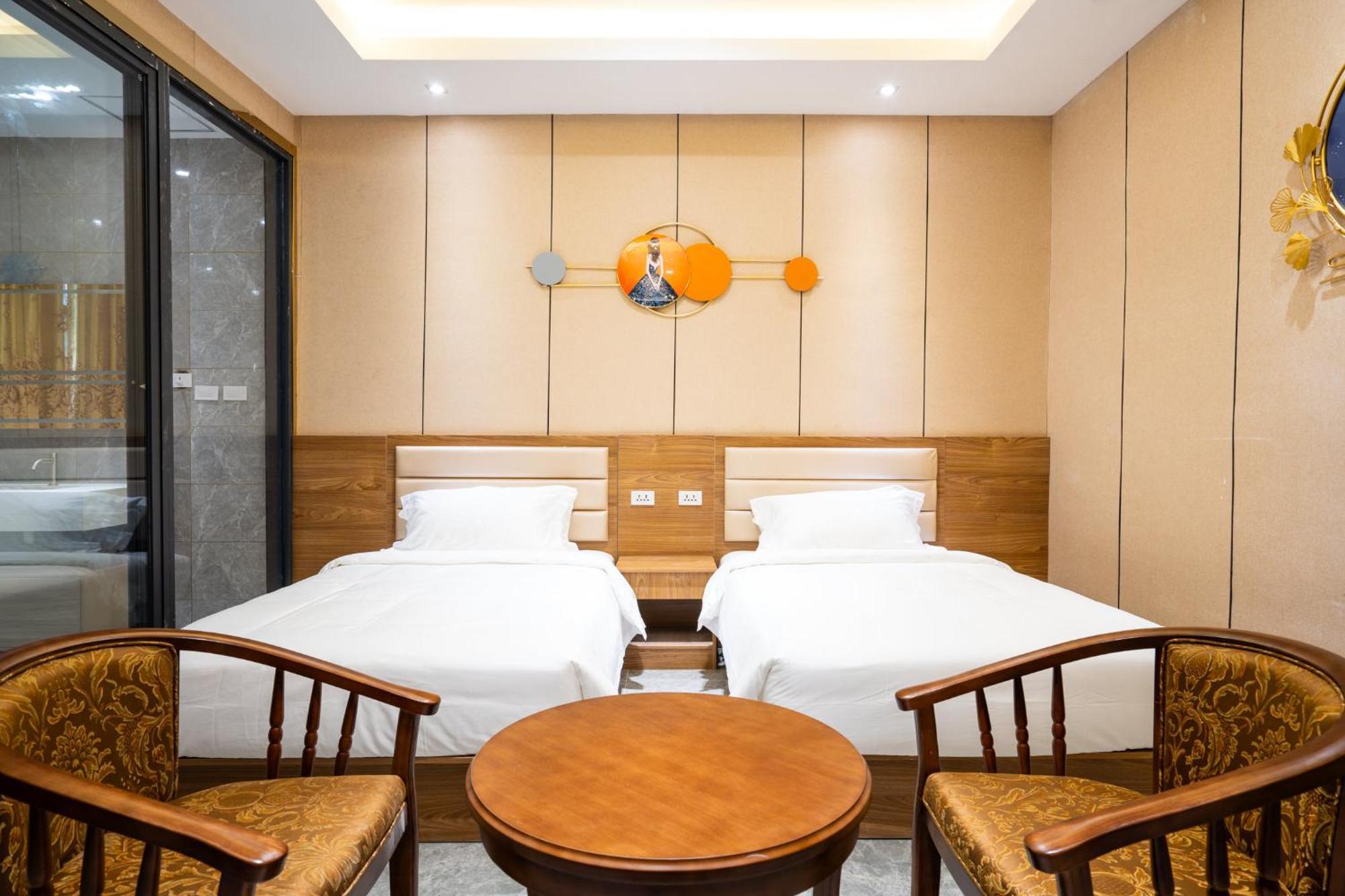 Home Me Hotel Manila Exterior photo