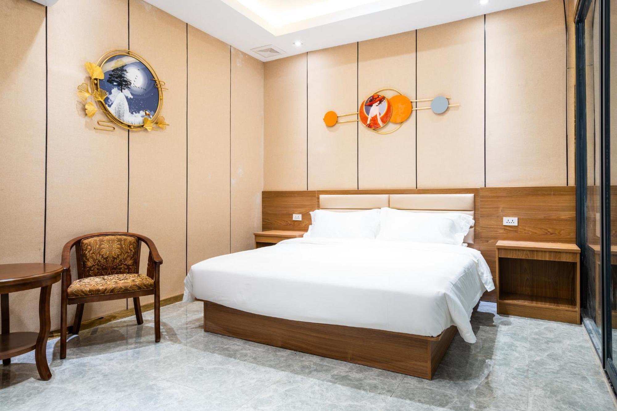 Home Me Hotel Manila Exterior photo