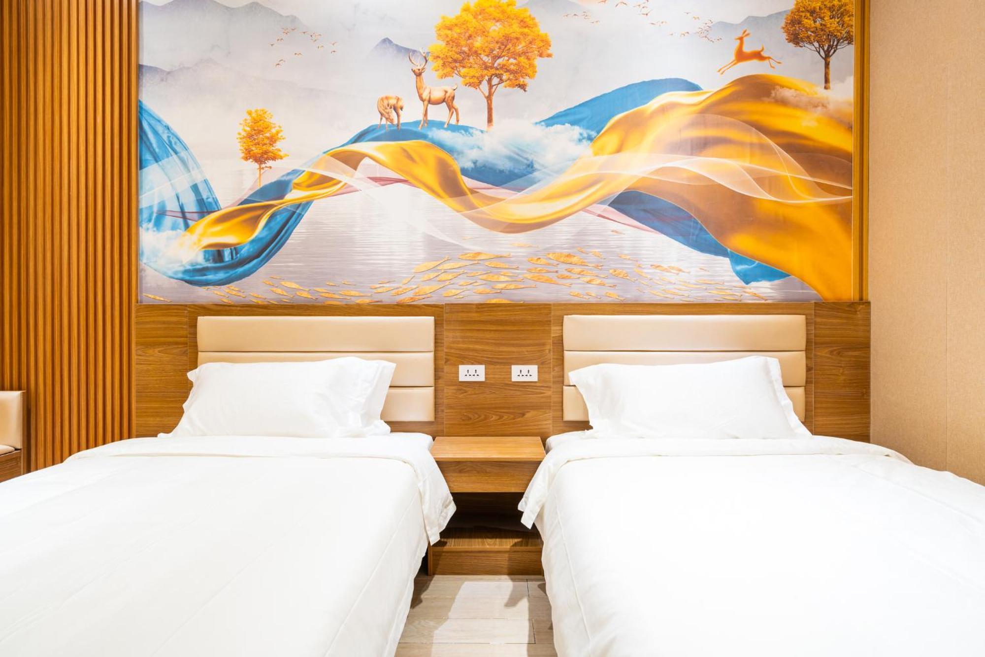 Home Me Hotel Manila Exterior photo