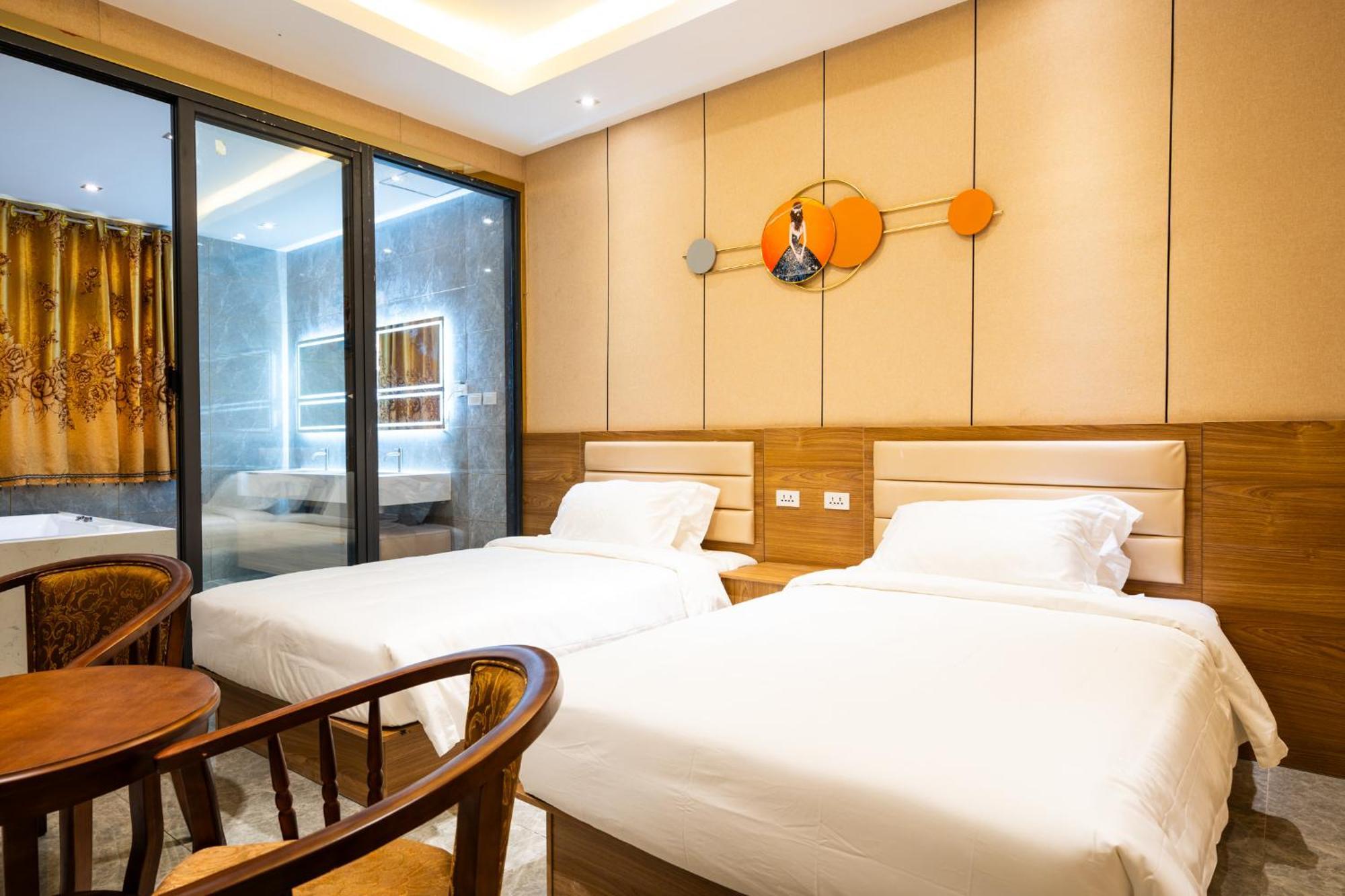 Home Me Hotel Manila Exterior photo