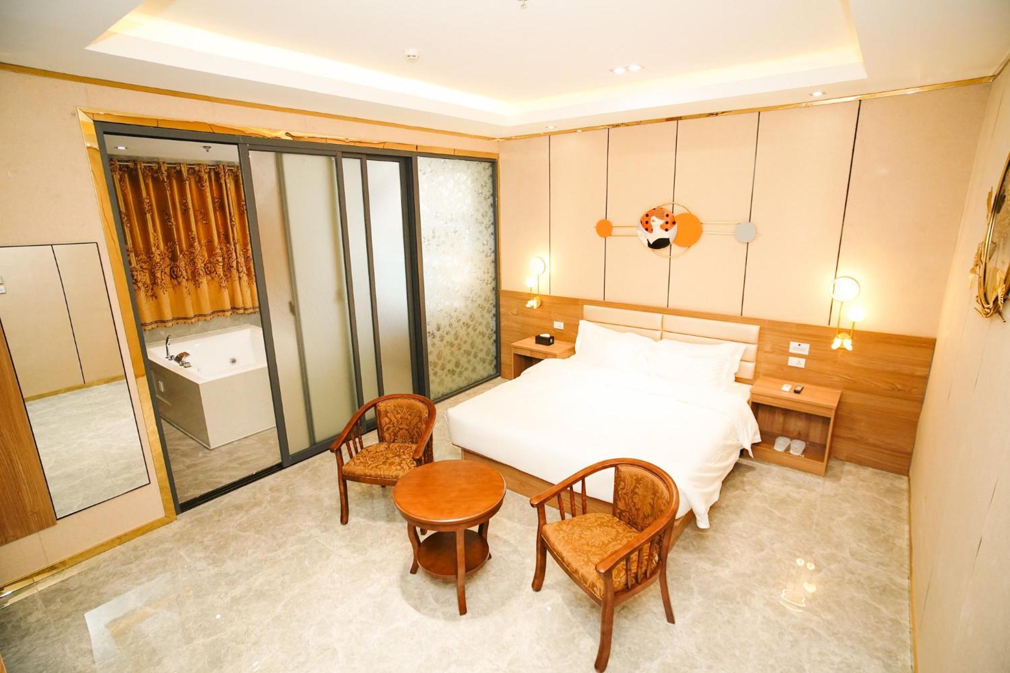 Home Me Hotel Manila Exterior photo