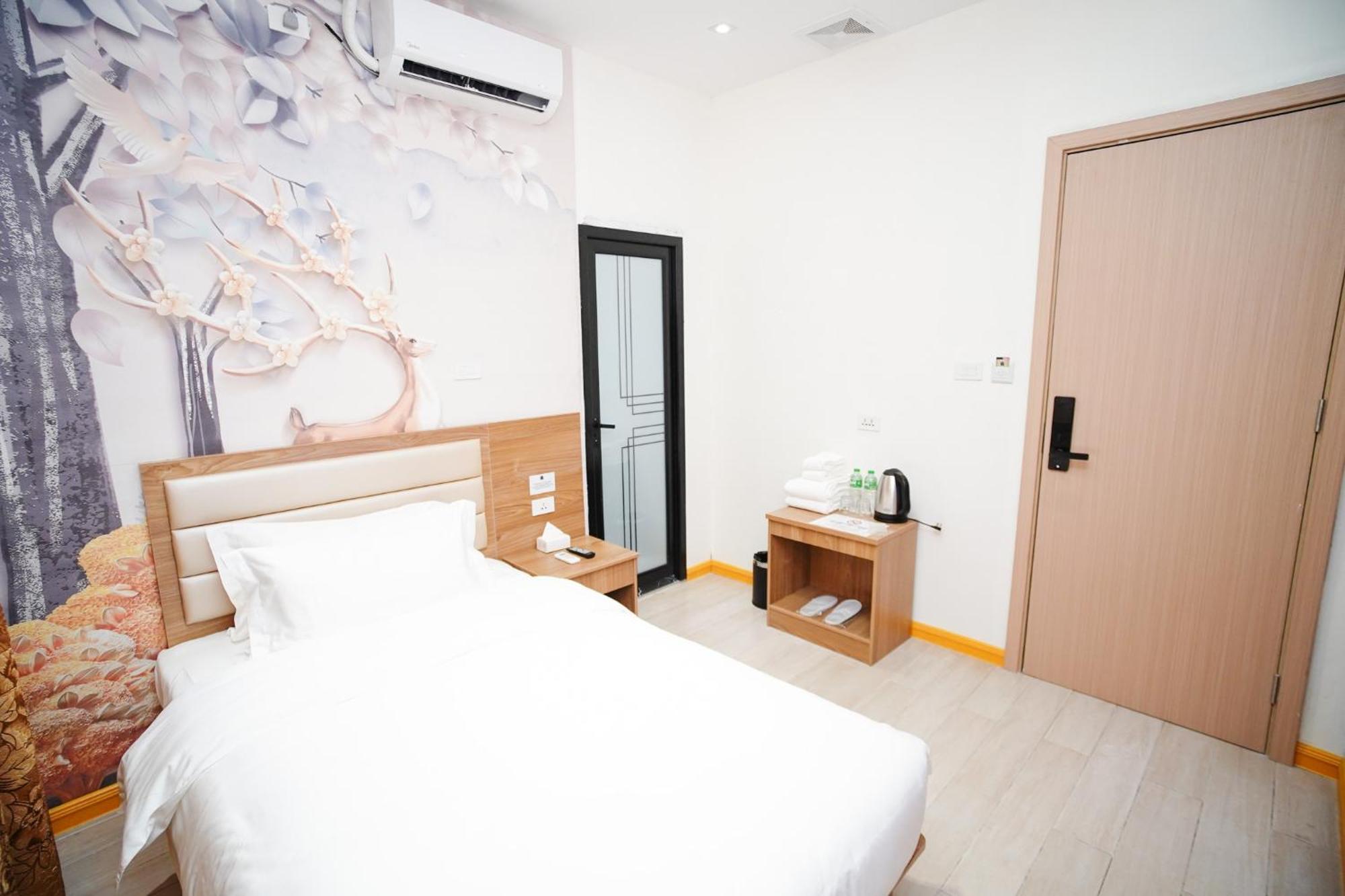 Home Me Hotel Manila Exterior photo